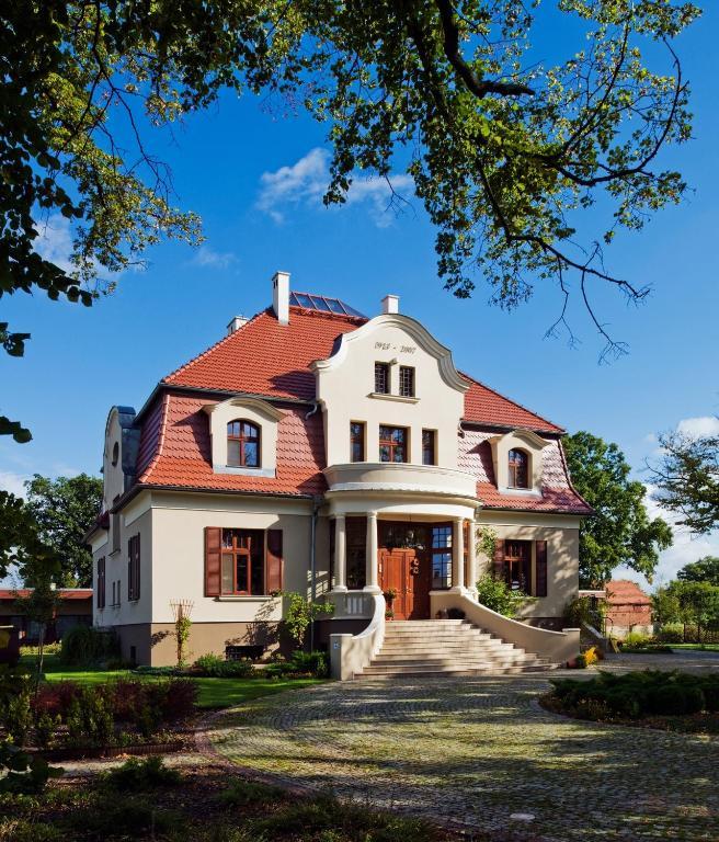 Villa Cztery Pory Roku Zbąszynek エクステリア 写真