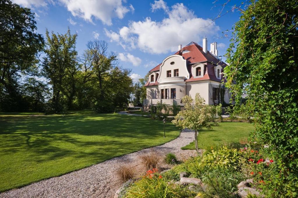Villa Cztery Pory Roku Zbąszynek エクステリア 写真