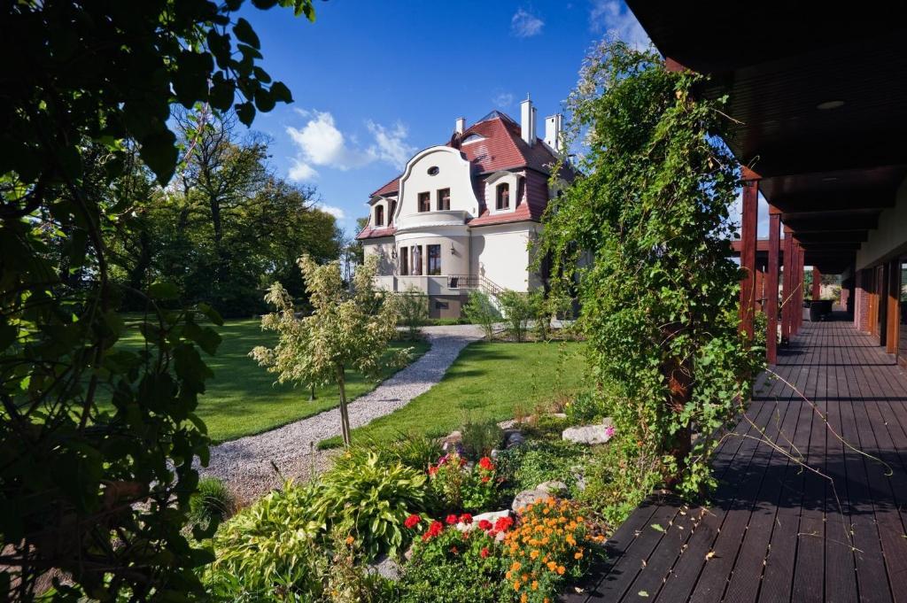 Villa Cztery Pory Roku Zbąszynek エクステリア 写真