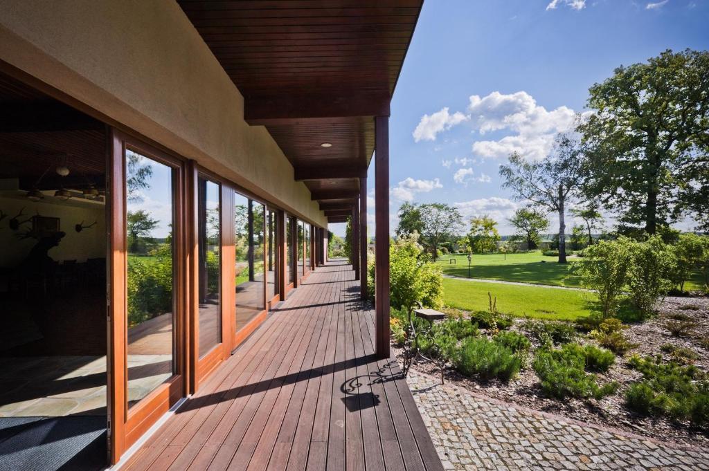 Villa Cztery Pory Roku Zbąszynek エクステリア 写真